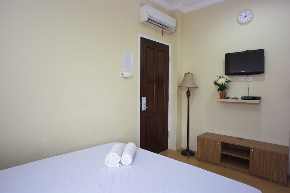 Reddoorz @ Kwitang Jacarta Exterior foto
